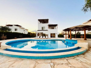 white villa 4 bedroom elgouna heated pool